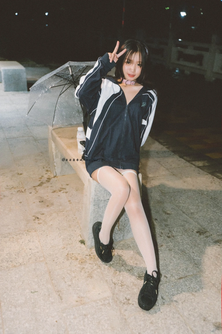 柒柒_Lust77《校服》写真图集 42P+1V｜在线预览与图包下载