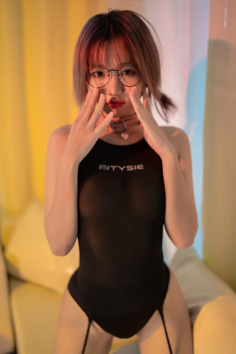 柒柒_Lust77《竞泳水着》写真图集 82P｜在线预览与图包下载