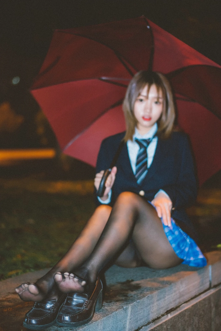 柒柒_Lust77《深夜公园JK》写真图集 35P｜在线预览与图包下载