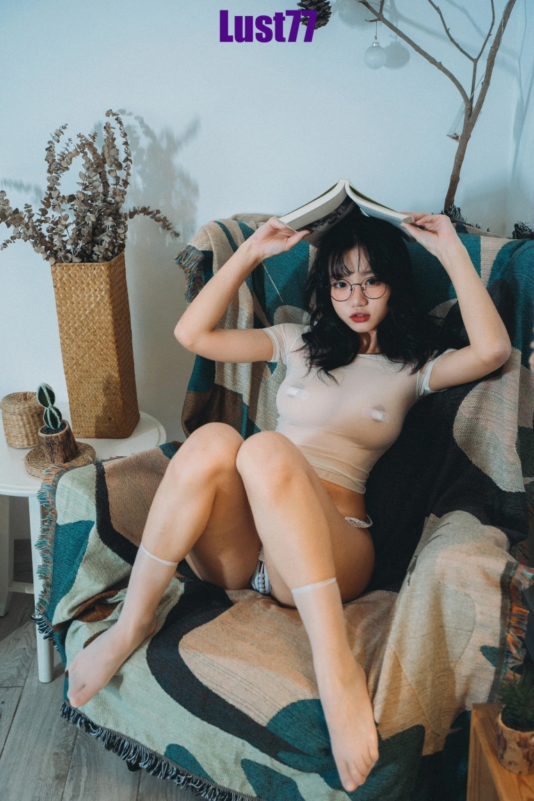 柒柒_Lust77《少女记实录》写真图集 76P｜在线预览与图包下载