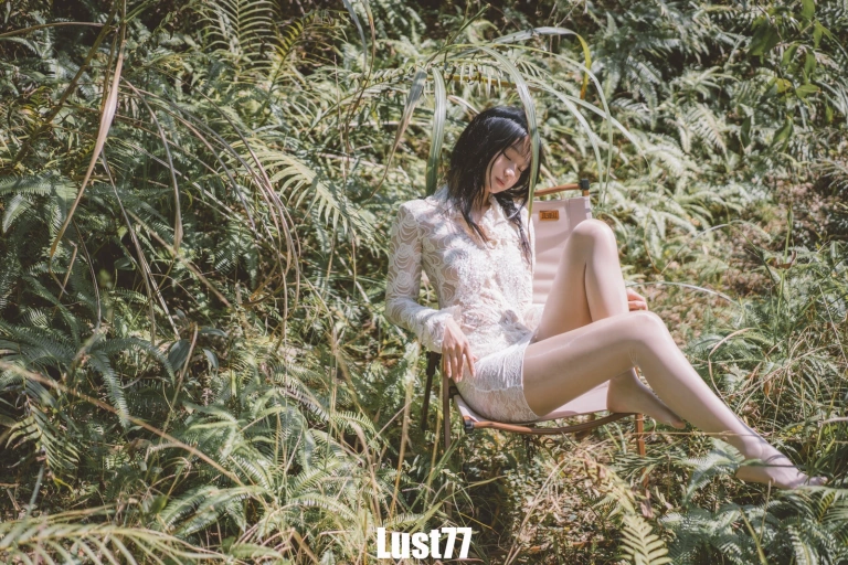 柒柒_Lust77《夏树繁花》写真图集 64P+1V｜在线预览与图包下载