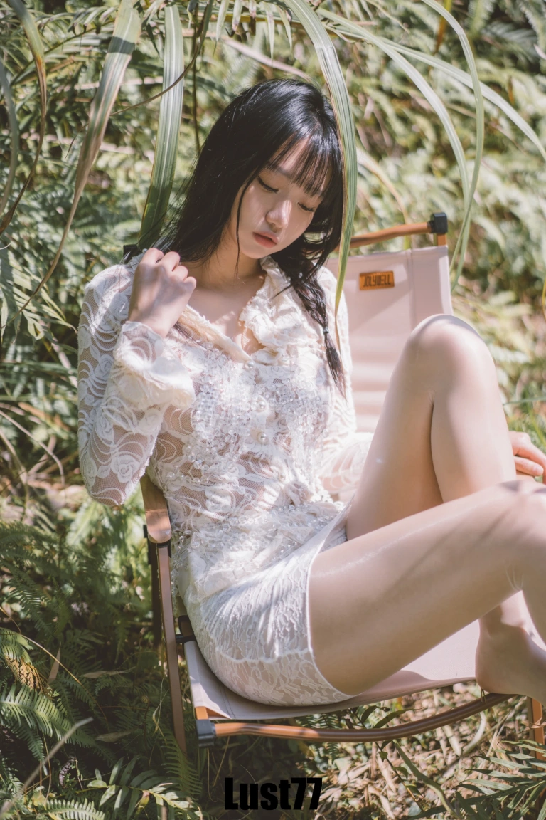 柒柒_Lust77《夏树繁花》写真图集 64P+1V｜在线预览与图包下载