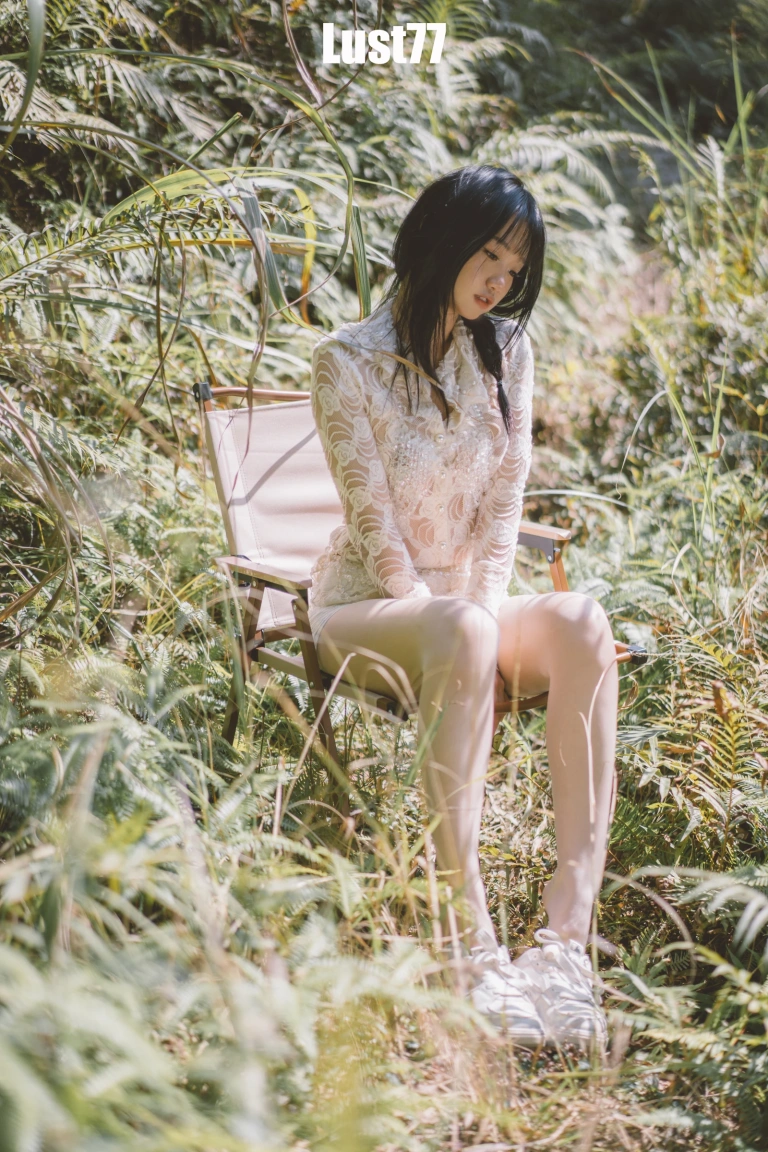 柒柒_Lust77《夏树繁花》写真图集 64P+1V｜在线预览与图包下载