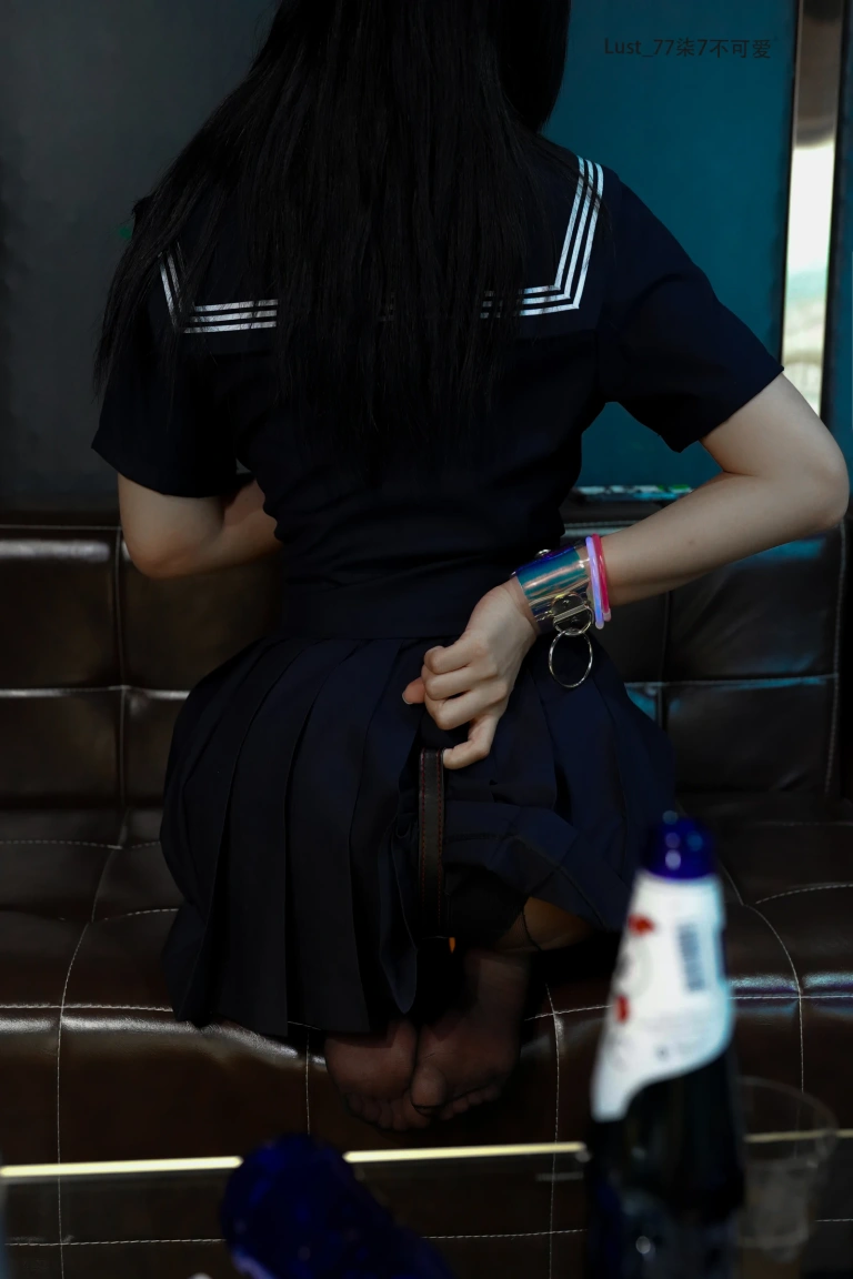 柒柒_Lust77《反差JK少女》写真图集 182P｜在线预览与图包下载