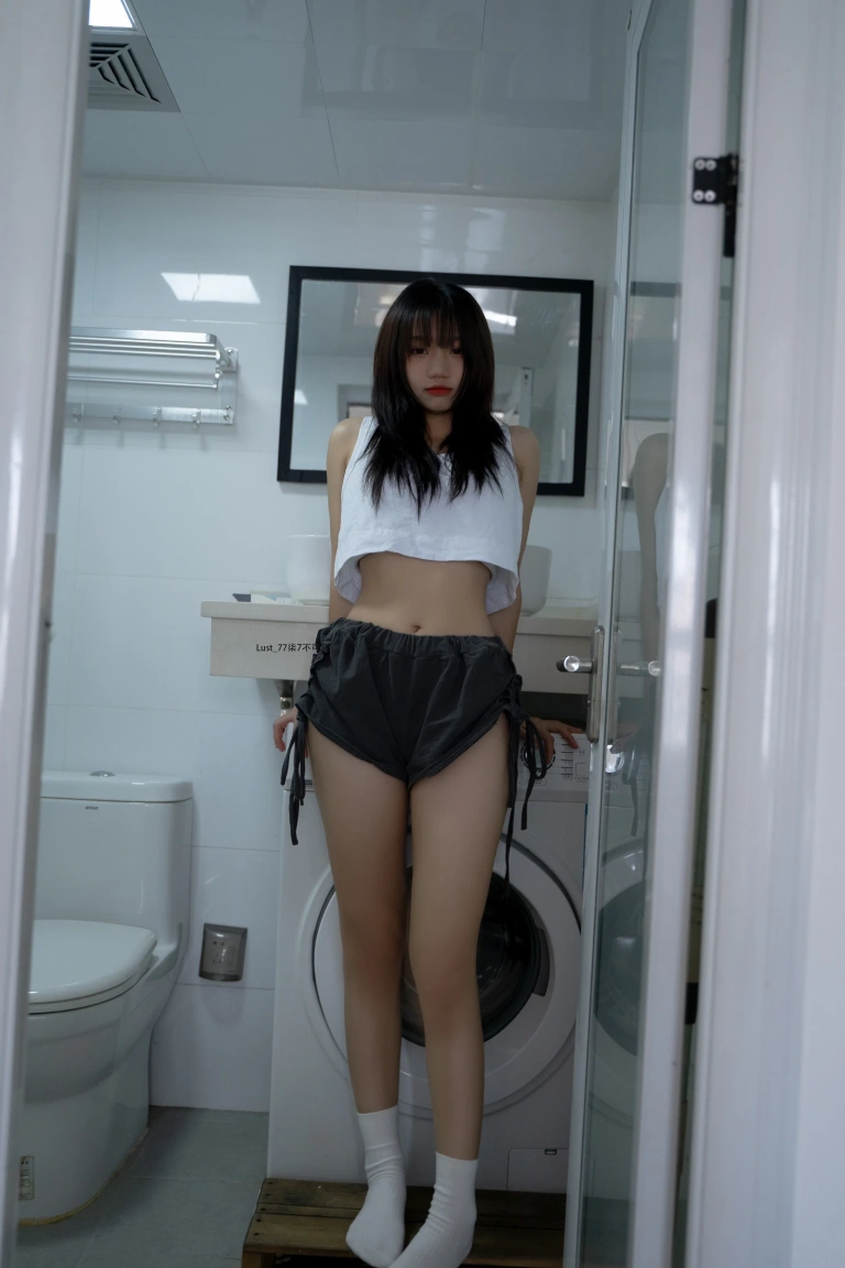 柒柒_Lust77《初恋背心》写真图集 117P｜在线预览与图包下载
