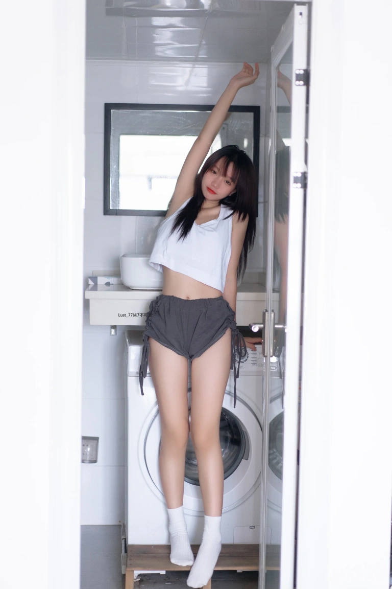 柒柒_Lust77《初恋背心》写真图集 117P｜在线预览与图包下载