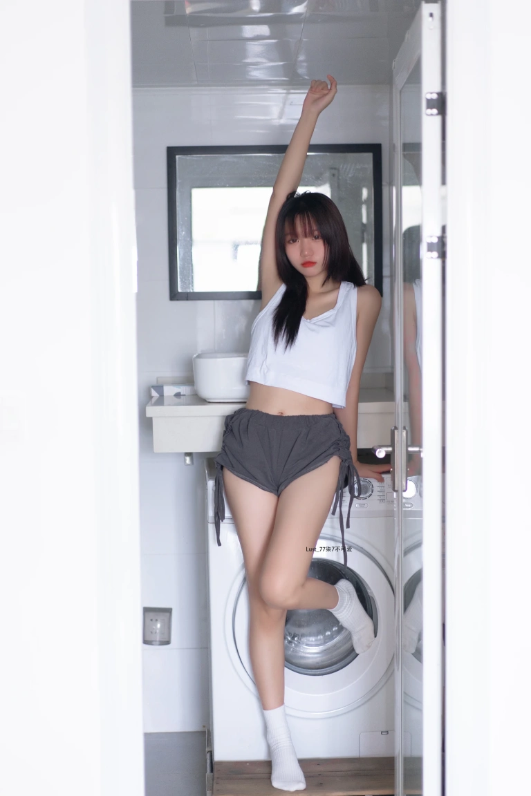 柒柒_Lust77《初恋背心》写真图集 117P｜在线预览与图包下载
