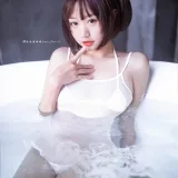 柒柒_Lust77《激凸死库水X白色Spa》写真图集 34P｜在线预览与图包下载