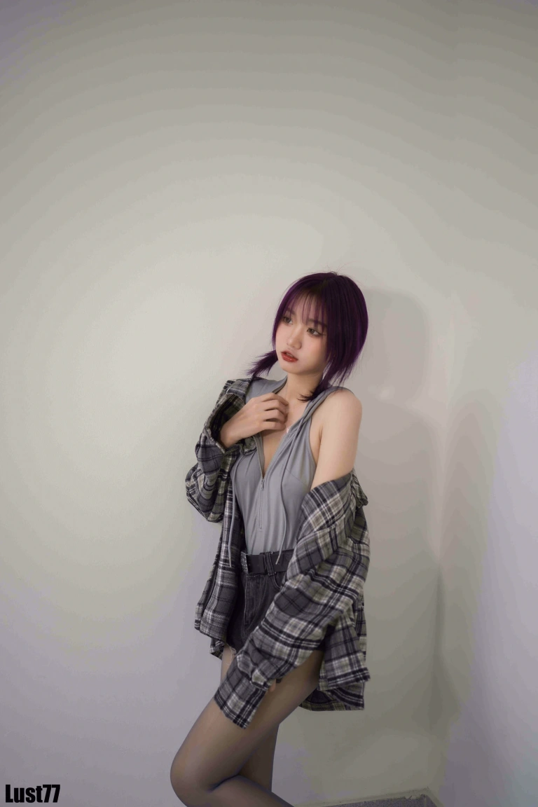 柒柒_Lust77《小灰兔》写真图集 70P+1V｜在线预览与图包下载