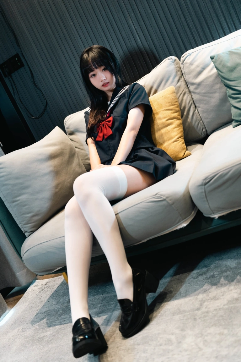 柒柒_Lust77《白丝死库水》写真图集 140P｜在线预览与图包下载