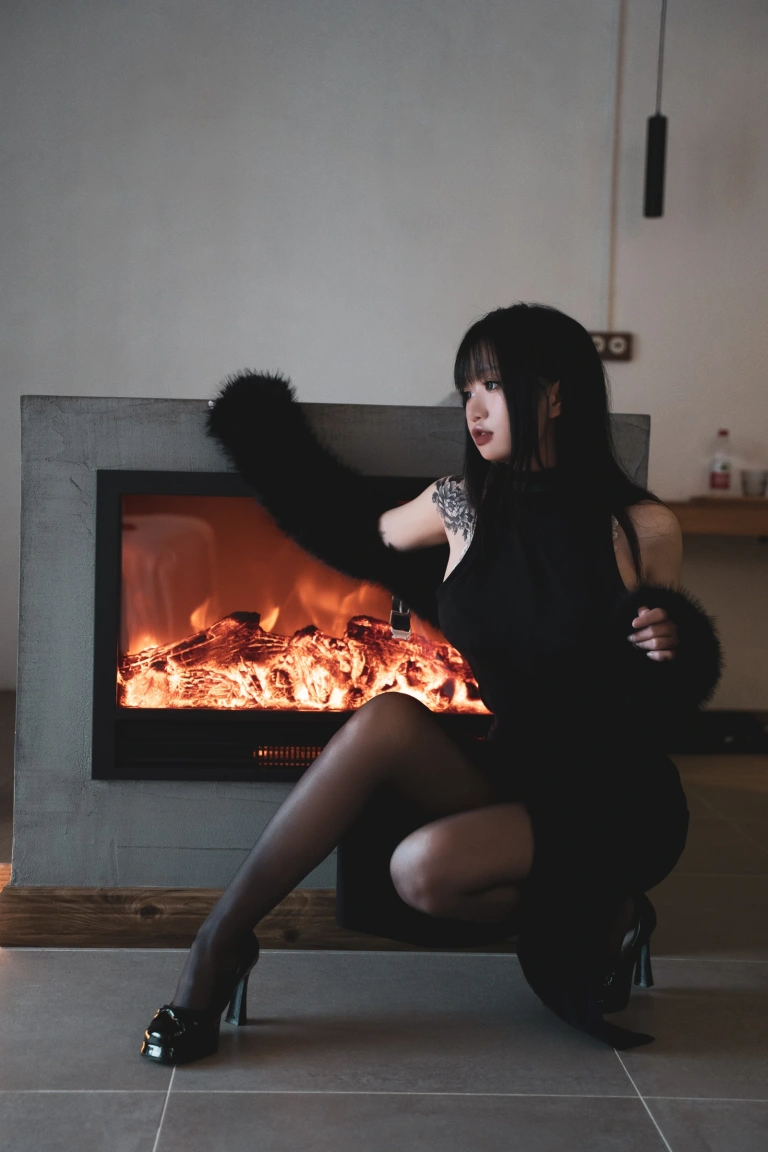 柒柒_Lust77《清寂》写真图集 22P｜在线预览与图包下载