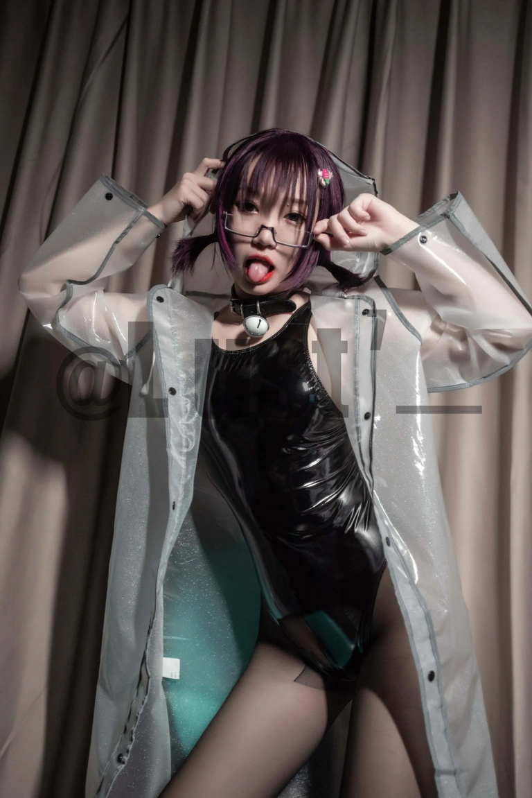 柒柒_Lust77《漆皮死库水》写真图集 29P｜在线预览与图包下载
