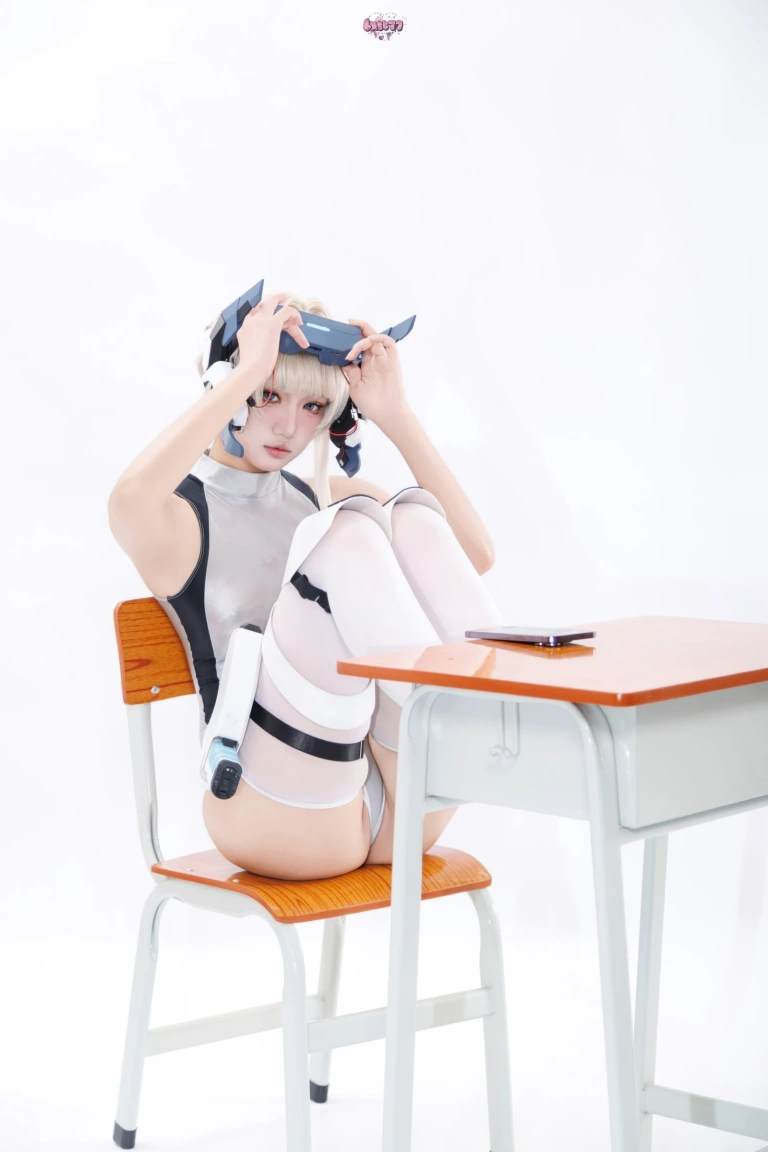 柒柒_Lust77《小时竞泳》写真图集 64P｜在线预览与图包下载