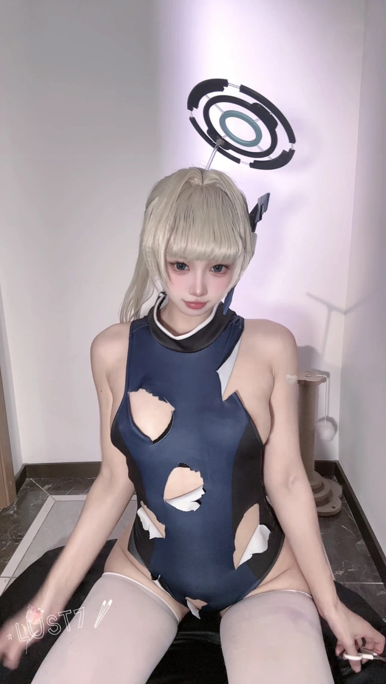 柒柒_Lust77《小时竞泳自拍》写真图集 80P+1V｜在线预览与图包下载