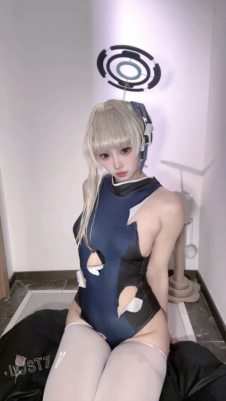 柒柒_Lust77《小时竞泳自拍》写真图集 80P+1V｜在线预览与图包下载