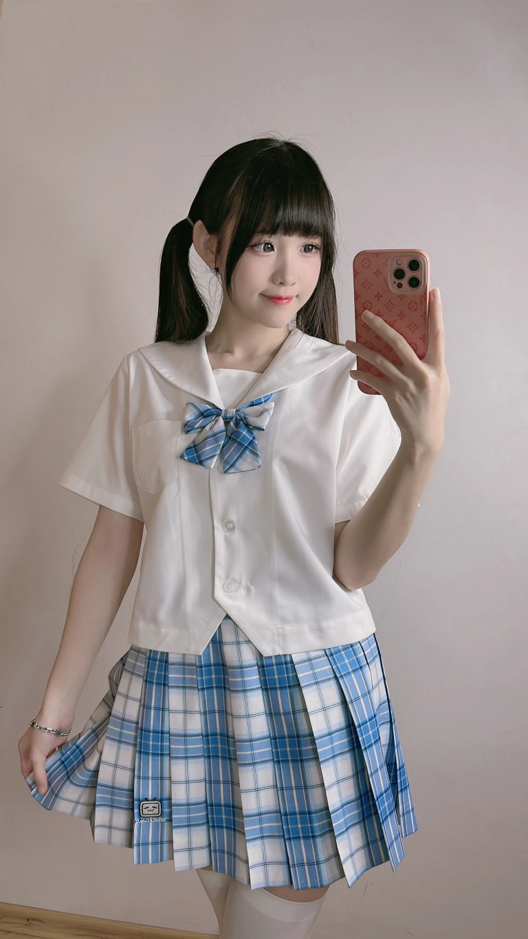 miko酱ww《自拍系列mikoの白丝02》写真图集 225P｜在线预览与图包下载