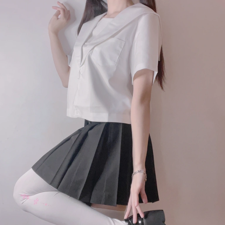 miko酱ww《自拍系列mikoの白丝03》写真图集 201P｜在线预览与图包下载