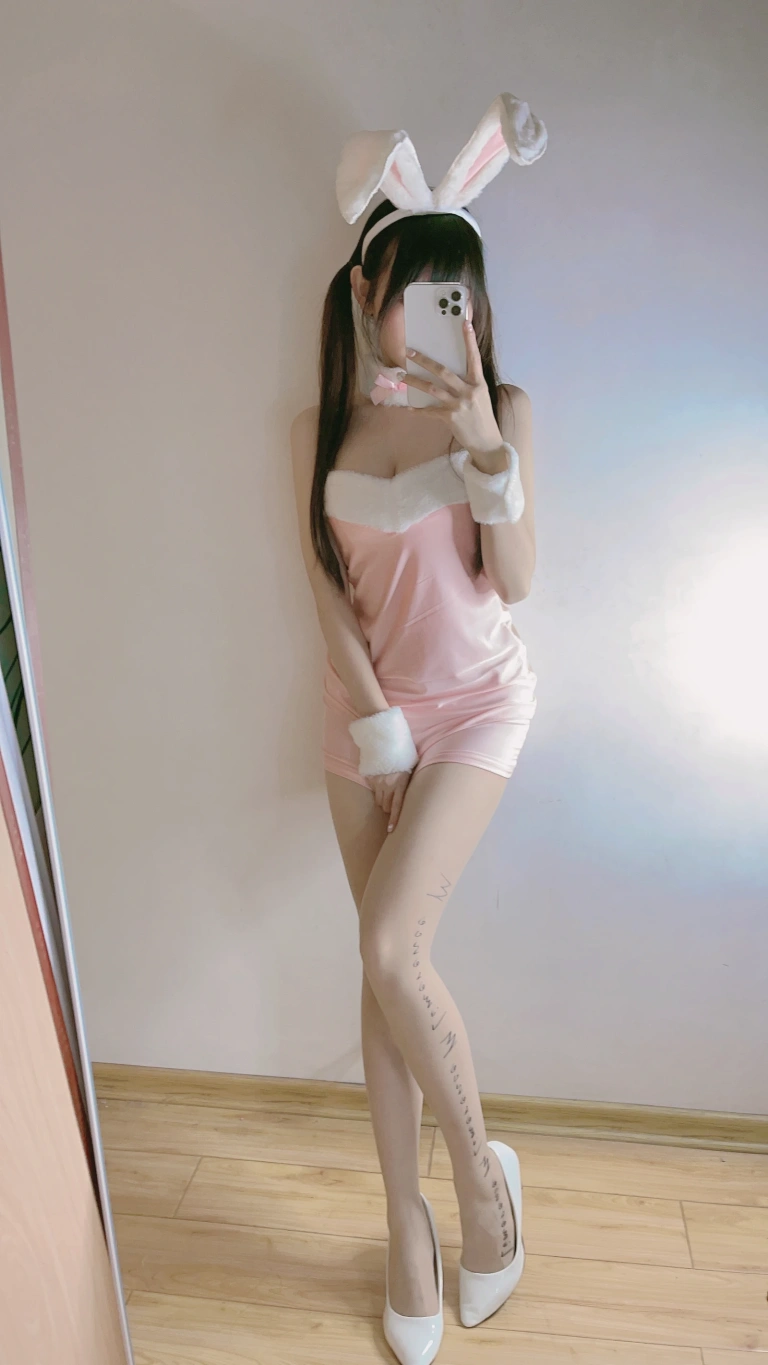 miko酱ww《自拍系列mikoの肉丝01》写真图集 114P｜在线预览与图包下载