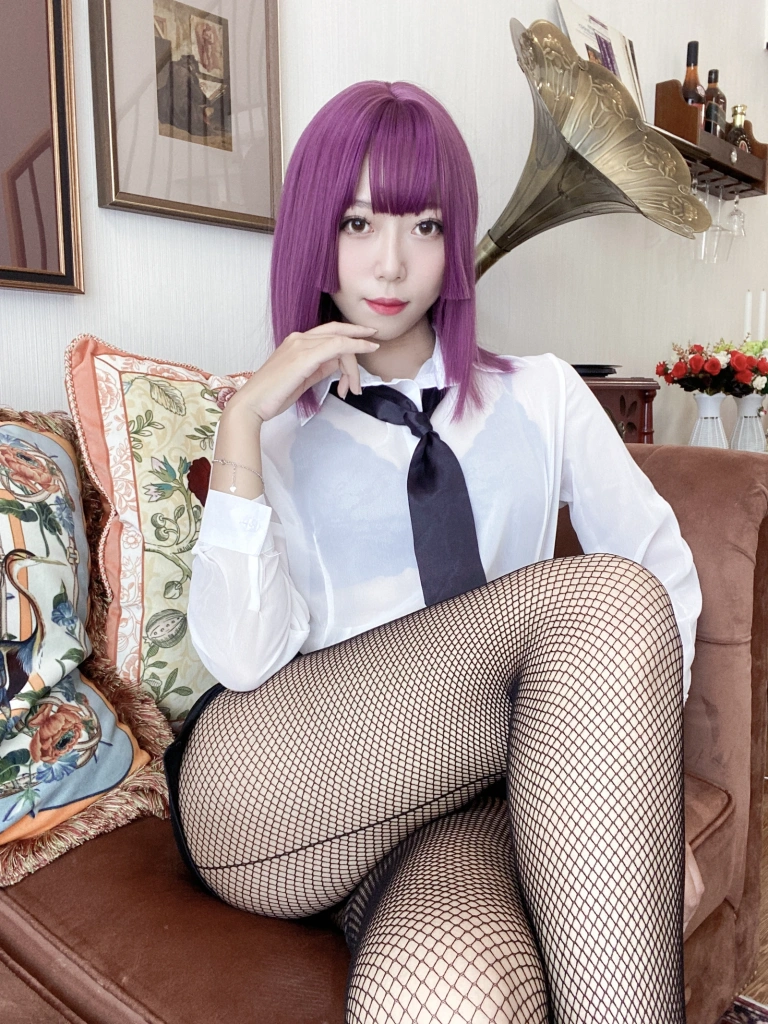 Money冷冷《OL网网制服》写真图集 82P+5V｜在线预览与图包下载