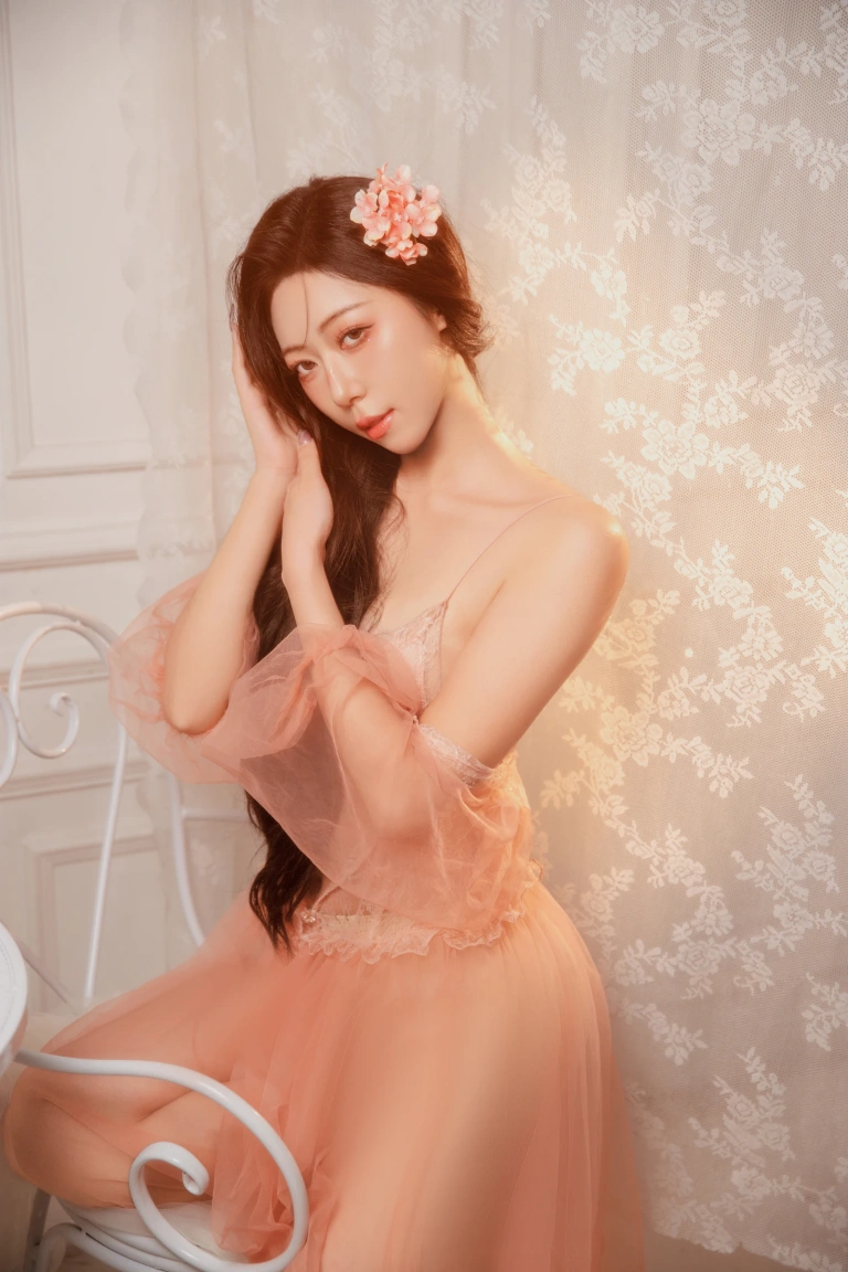 Money冷冷《仙女粉氛围感写真》写真图集 30P｜在线预览与图包下载