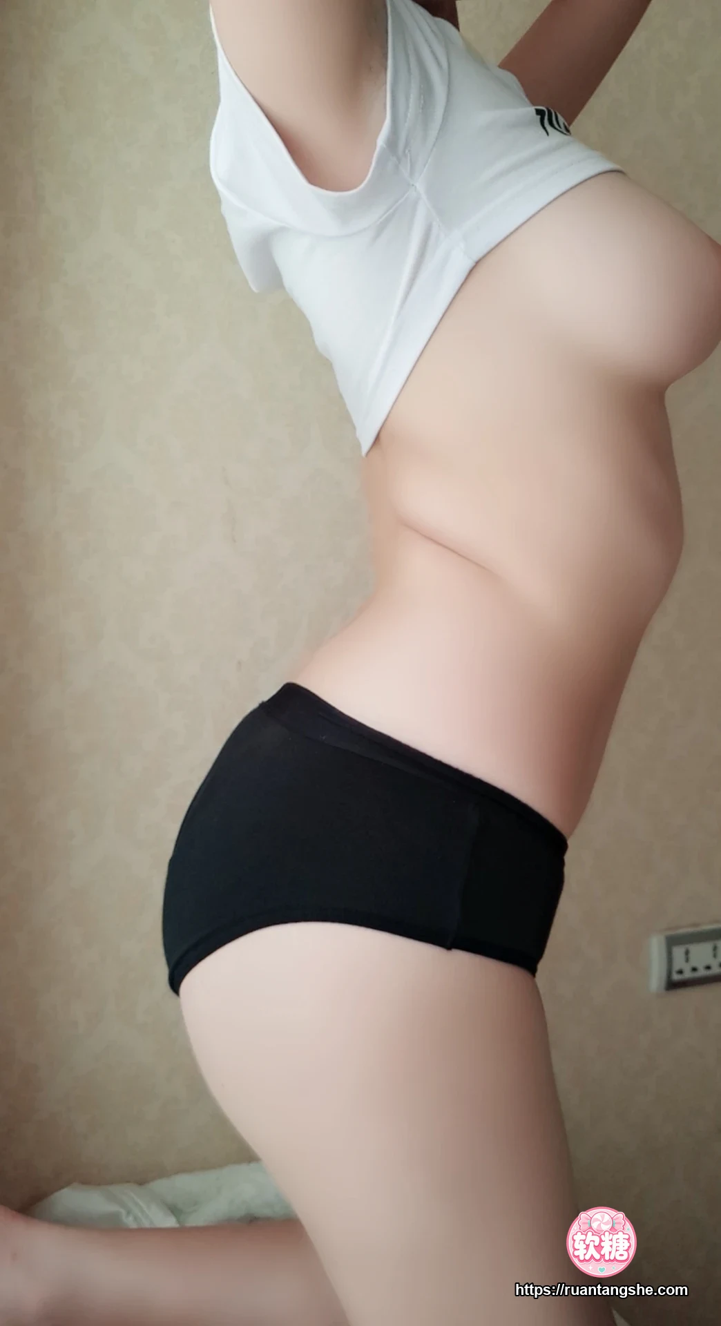 奈汐酱nice 奈汐酱nice NO.001 - 自撮り Vol.001 快乐水 兔女郎