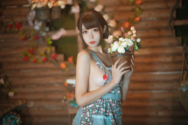 奈汐酱nice《老板娘2 勤劳的老板娘》写真图集 25P｜在线预览与图包下载