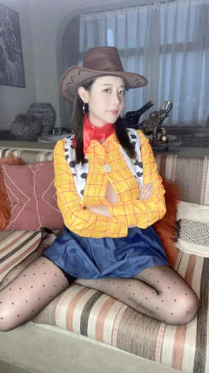 奈汐酱nice《25号自拍本 胡迪》写真图集 55P+1V｜在线预览与图包下载