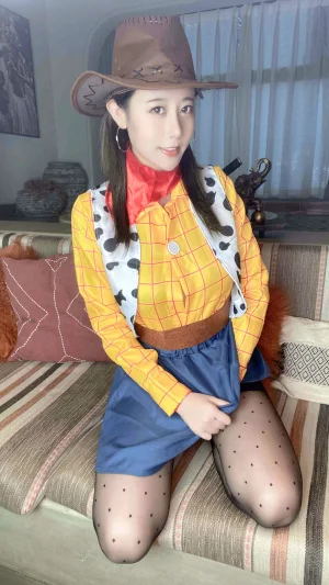 奈汐酱nice《25号自拍本 胡迪》写真图集 55P+1V｜在线预览与图包下载