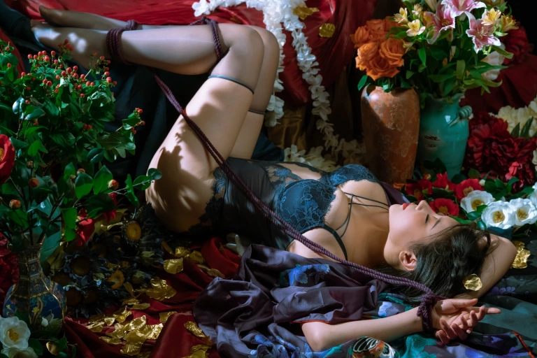 奈汐酱nice&云溪溪《潮汐+月》写真图集 38P｜在线预览与图包下载