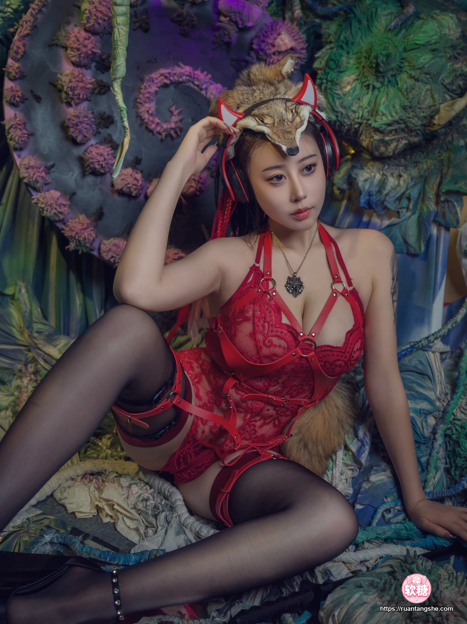 奈汐酱nice 奈汐酱nice NO.120 - 猎狼女