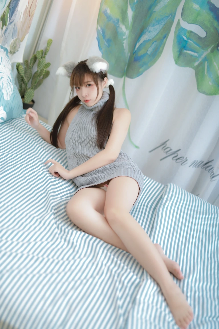 二佐Nisa《私房露背毛衣》写真图集 17P｜在线预览与图包下载