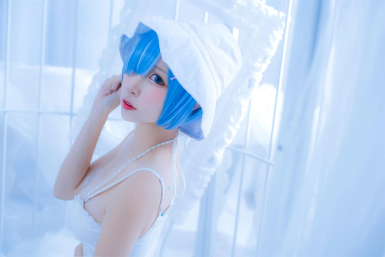 二佐Nisa《蕾姆2号本 蕾姆白裙》写真图集 27P｜在线预览与图包下载