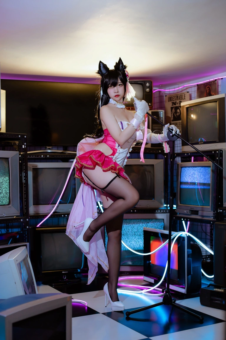 二佐Nisa《犬之眷 碧蓝爱宕打歌服》写真图集 14P｜在线预览与图包下载