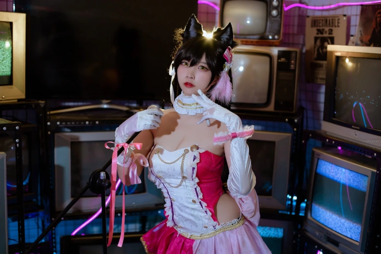 二佐Nisa《犬之眷 碧蓝爱宕打歌服》写真图集 14P｜在线预览与图包下载