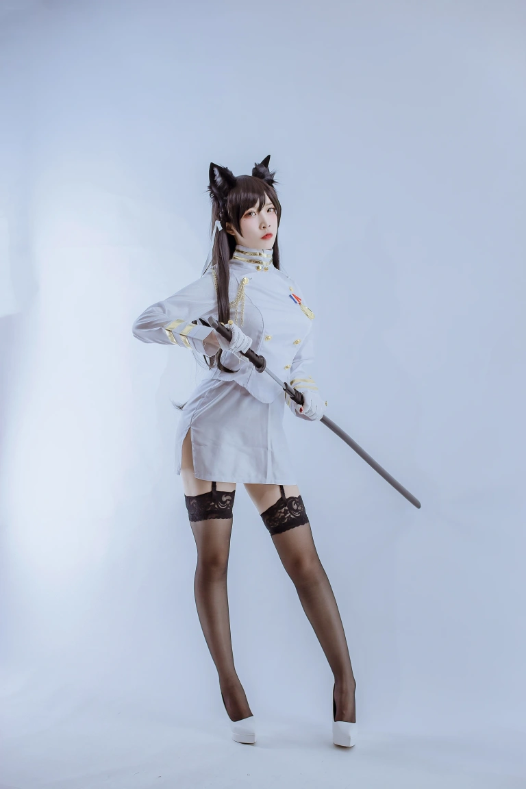 二佐Nisa《犬之眷 碧蓝爱宕军装》写真图集 15P｜在线预览与图包下载