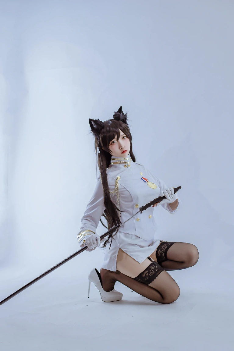 二佐Nisa《犬之眷 碧蓝爱宕军装》写真图集 15P｜在线预览与图包下载