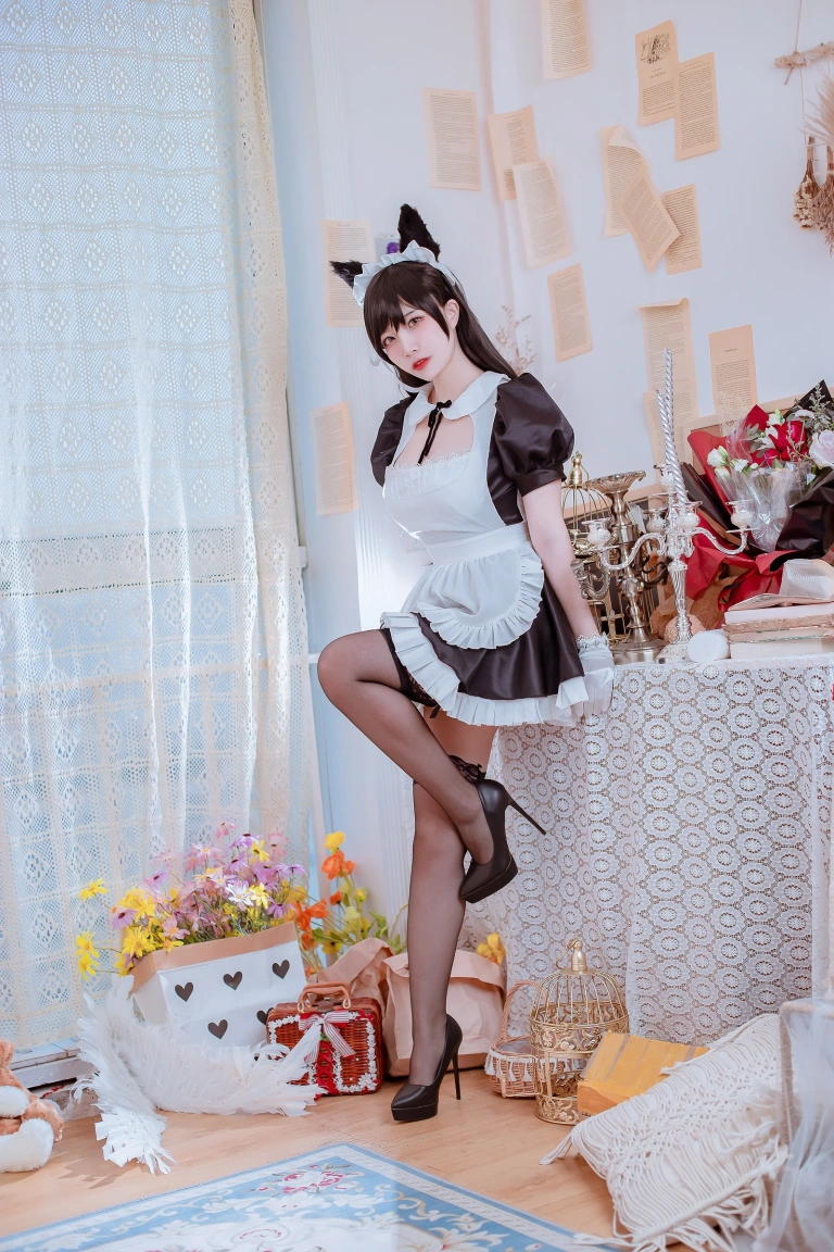 二佐Nisa《犬之眷 碧蓝爱宕女仆》写真图集 19P｜在线预览与图包下载