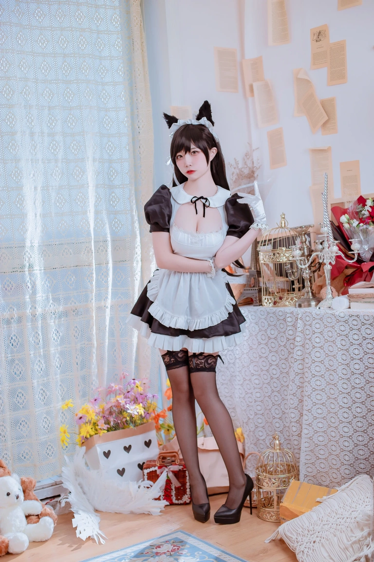 二佐Nisa《犬之眷 碧蓝爱宕女仆》写真图集 19P｜在线预览与图包下载