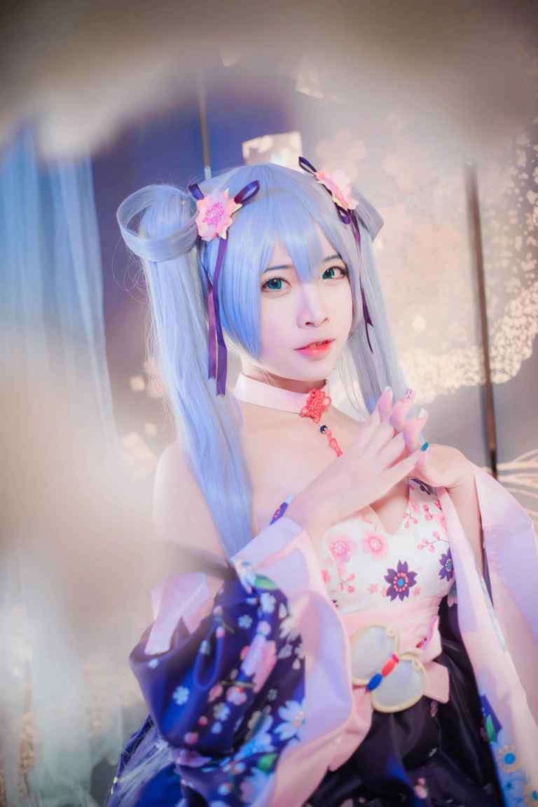 二佐Nisa《双马尾》写真图集 17P｜在线预览与图包下载