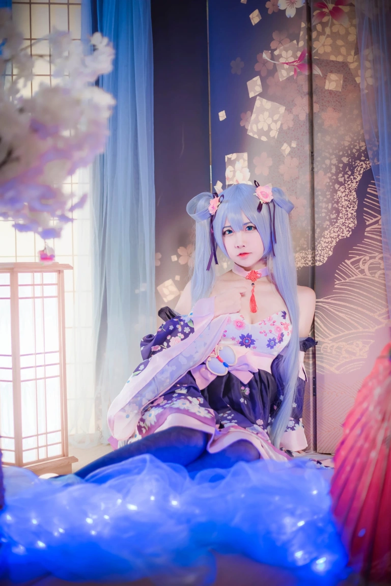 二佐Nisa《双马尾》写真图集 17P｜在线预览与图包下载