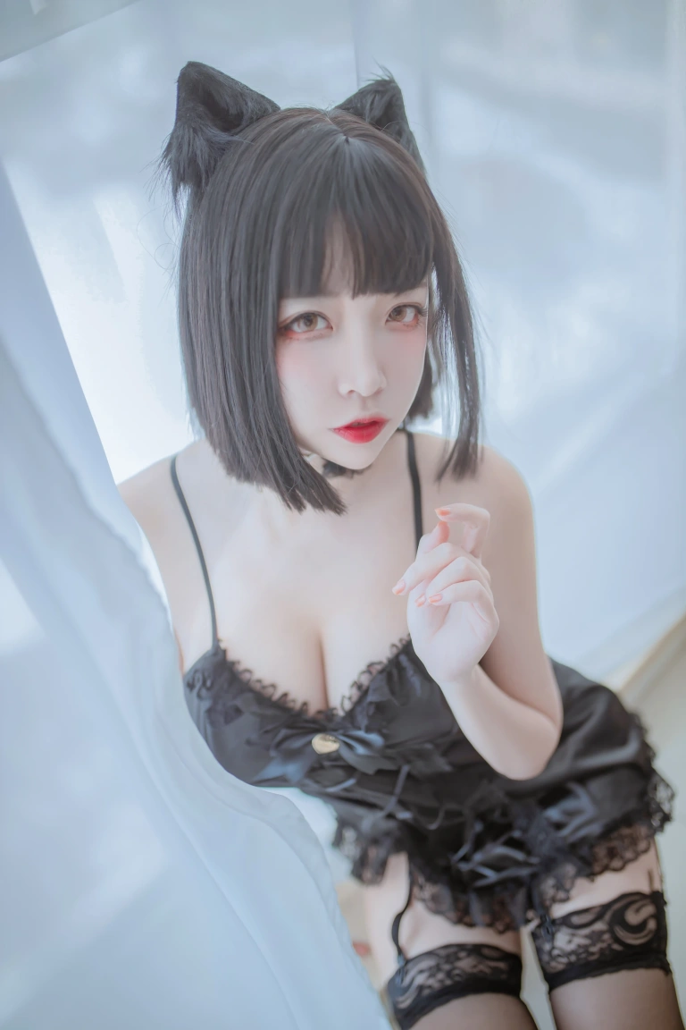 二佐Nisa《私房双人猫耳 – 日奈娇x二佐》写真图集 43P｜在线预览与图包下载