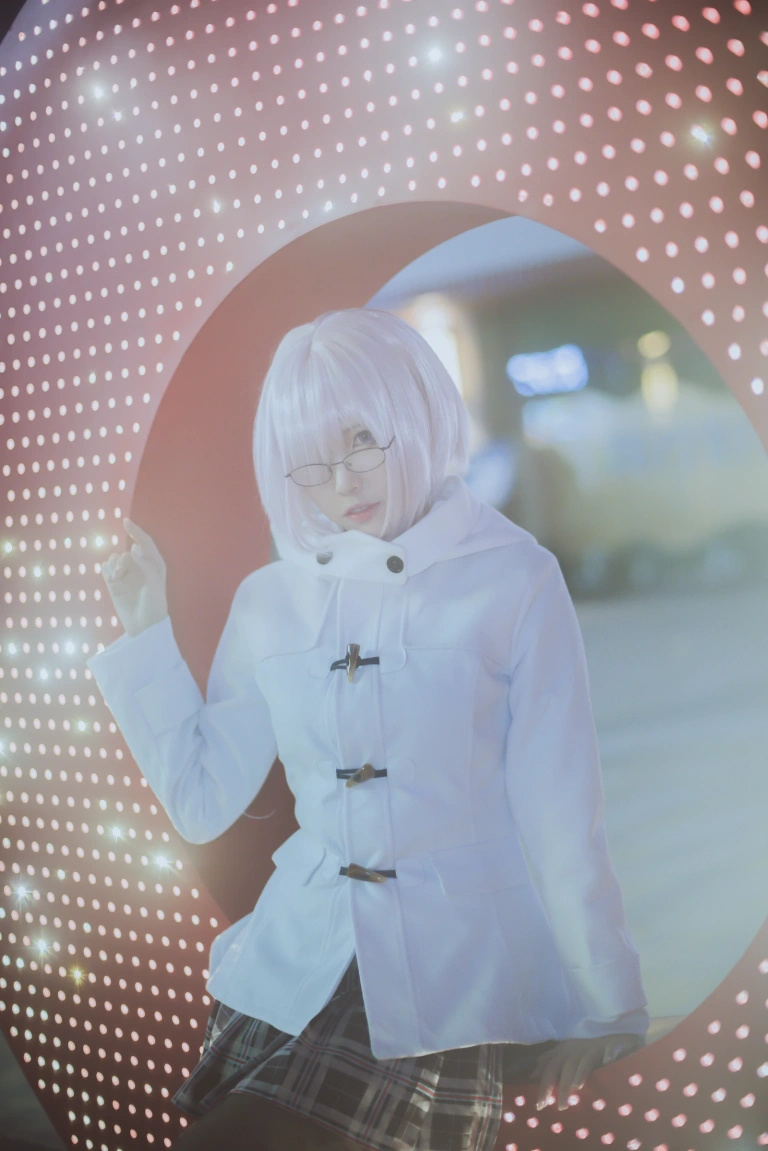 二佐Nisa《外拍》写真图集 13P｜在线预览与图包下载
