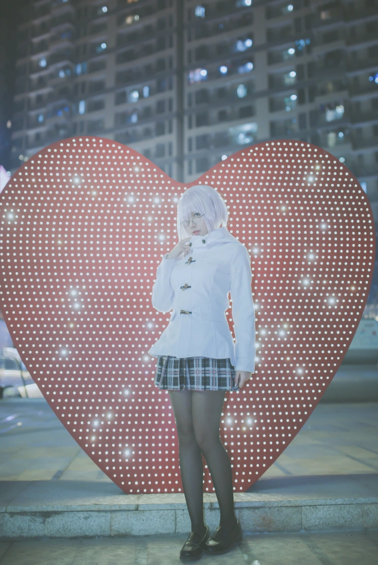 二佐Nisa《外拍》写真图集 13P｜在线预览与图包下载