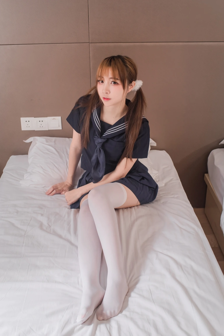 二佐Nisa《制服黑三本》写真图集 42P｜在线预览与图包下载