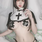 二佐Nisa《私房自拍修女》写真图集 44P｜在线预览与图包下载