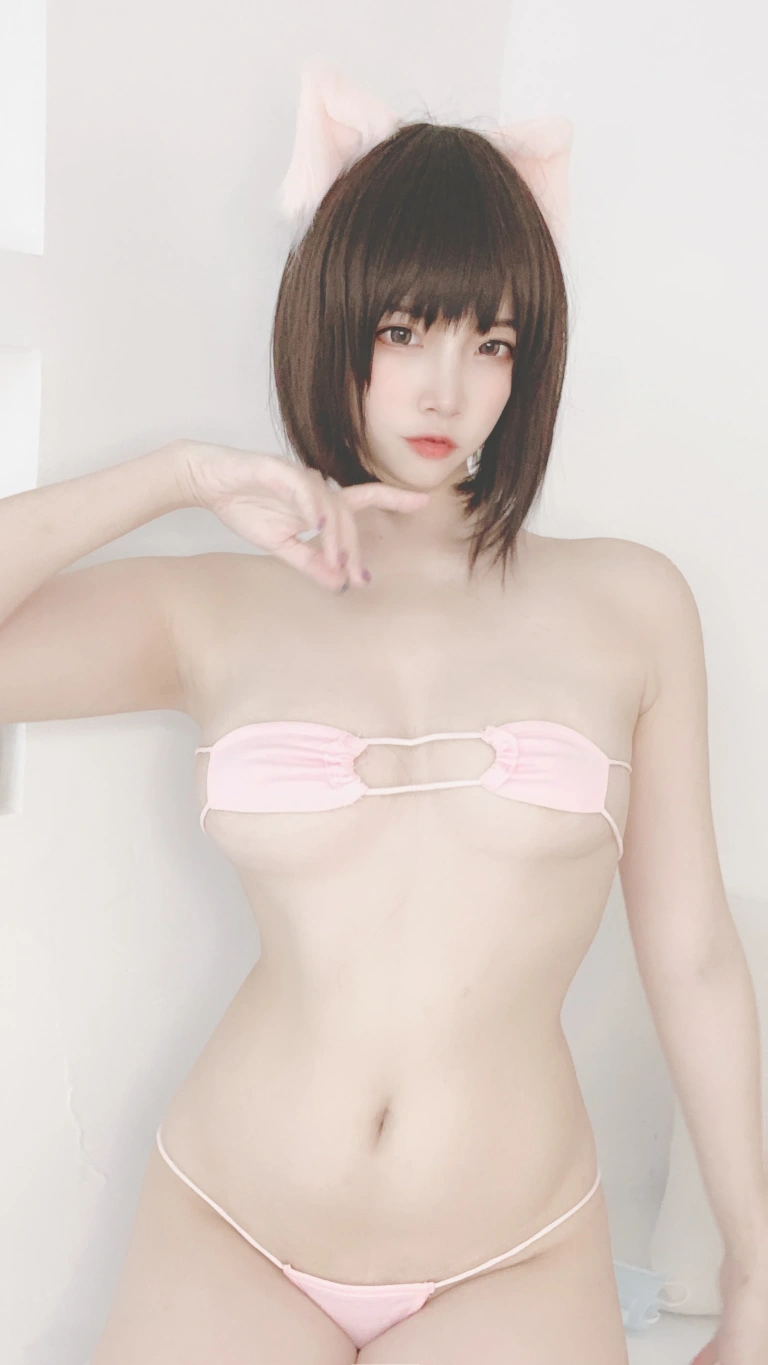 二佐Nisa《2020.04月铁粉福利 猪猪比基尼自拍》写真图集 9P｜在线预览与图包下载