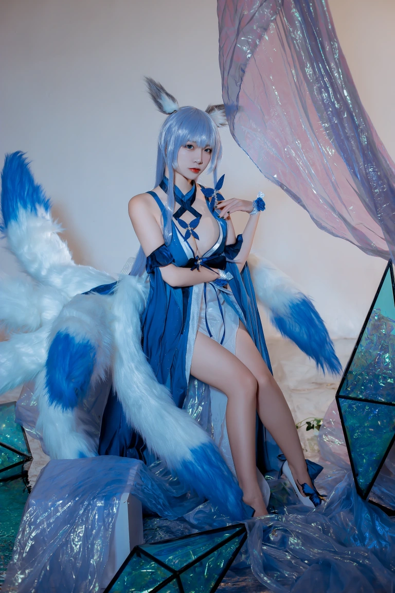 二佐Nisa《2020.12月铁粉福利 碧蓝信浓礼服》写真图集 12P｜在线预览与图包下载