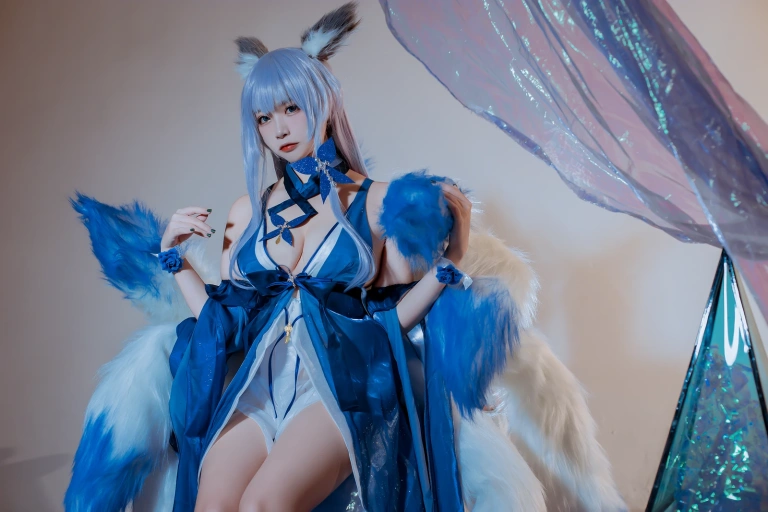 二佐Nisa《2020.12月铁粉福利 碧蓝信浓礼服》写真图集 12P｜在线预览与图包下载