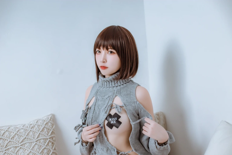 二佐Nisa《私房洞洞毛衣》写真图集 66P+2V｜在线预览与图包下载