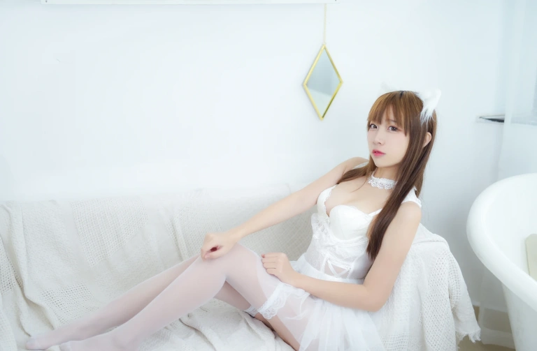 二佐Nisa《白婚纱》写真图集 28P｜在线预览与图包下载